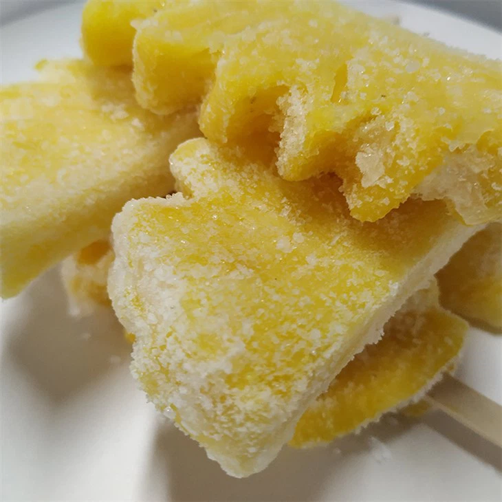 Frozen Pineapple Pieces